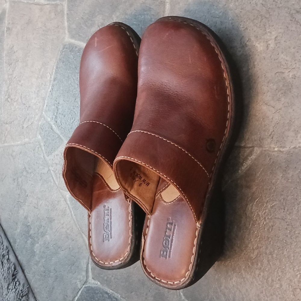 Born Brown Leather Clogs Mule